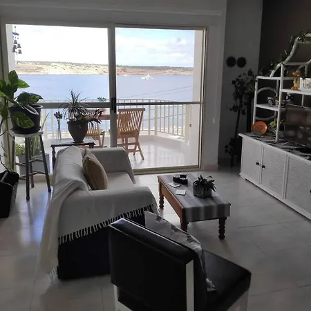 Apartment Bay *